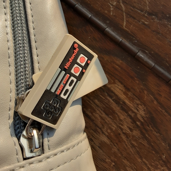 Nintendo Retro Backpack - Picture 2 of 4